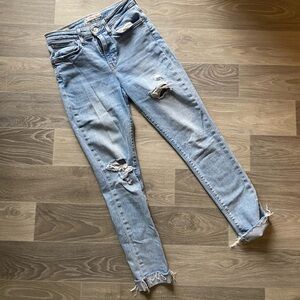 Levi 721 Highrise Skinny Distressed Jeans